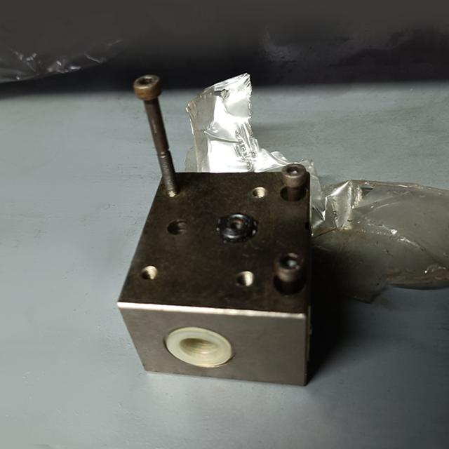 Zoomlion crane hydraulic control valve block for construction machine sales