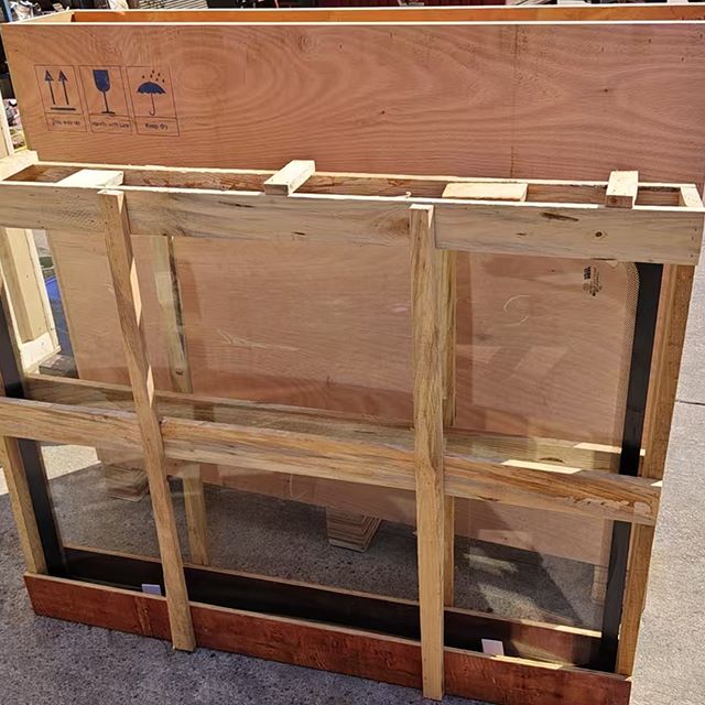 Zoomlion crane driver's cab operator's cabin front windshield glass with good protection package