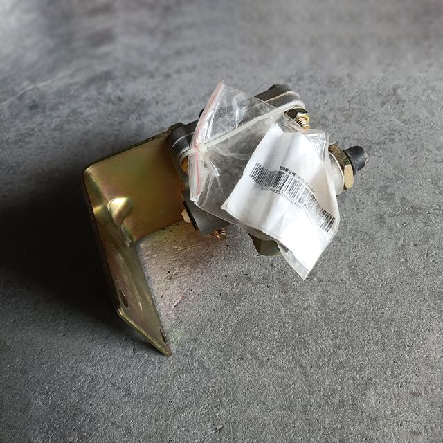 Zoomlion crane quick release shuttle protection valve for India construction machines