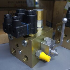 Zoomlion crane suspension control valve of heavy equipment parts in Canada