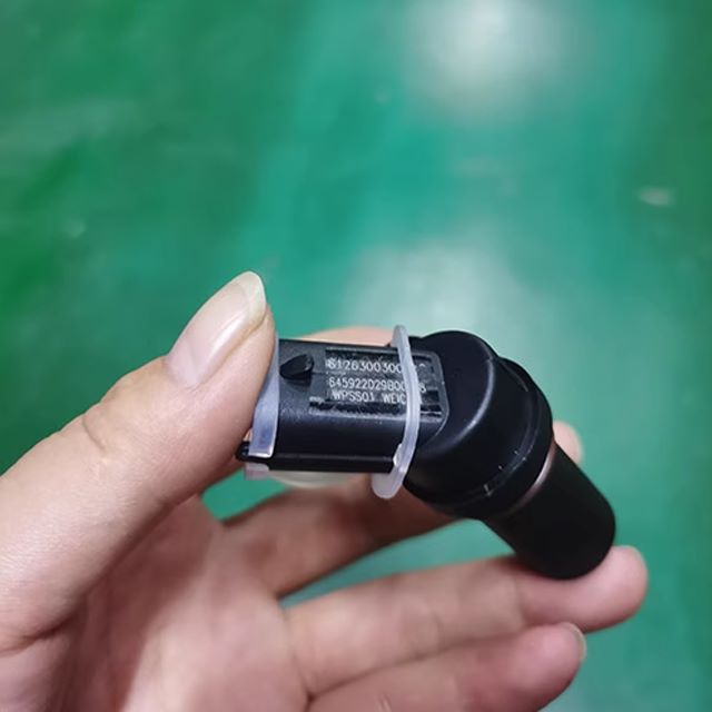 Weichai Power engine crankshaft camshaft speed sensor for holding lifting hositing equipment maintenance shop