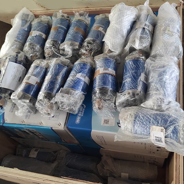 SCANIA fuel diesel engine parts, oil water separator, truck body parts applicate to mining construction machinery heavy equipment